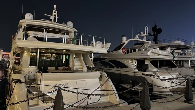 Modern yacht marinas and advanced marine services, the yacht club in Jeddah, Saudi Arabia, upscale tourist and recreational facilities, a coastal marine destination on the Red Sea coast, restaurants and cafes overlooking the marina, contemporary architectural design, luxurious atmosphere combining entertainment and relaxation.