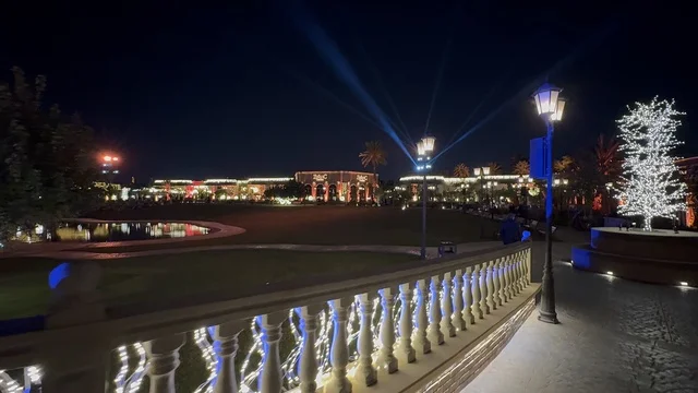 مساحات خضراء وممرات خارجية، مطاعم ومقاهي متنوعة، ذا قروفز في حي الرفيعة بمدينة الرياض فى عام 2026 ، المملكة العربية السعودية، وجهة ترفيهية عصرية مفتوحة، فعاليات موسمية وتجارب ترفيهية، أجواء عائلية راقية تجمع الاسترخاء والحياة الاجتماعية