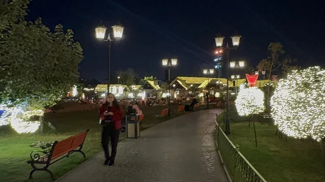 مساحات خضراء وممرات خارجية، مطاعم ومقاهي متنوعة، ذا قروفز في حي الرفيعة بمدينة الرياض فى عام 2026 ، المملكة العربية السعودية، وجهة ترفيهية عصرية مفتوحة، فعاليات موسمية وتجارب ترفيهية، أجواء عائلية راقية تجمع الاسترخاء والحياة الاجتماعية