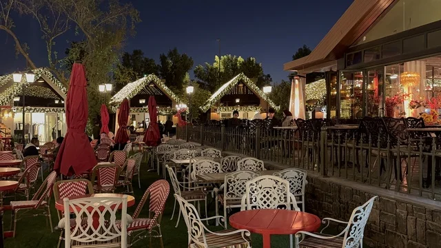 فعاليات موسمية وتجارب ترفيهية، ذا قروفز في حي الرفيعة بمدينة الرياض فى عام 2026 ، المملكة العربية السعودية، وجهة ترفيهية عصرية مفتوحة، مساحات خضراء وممرات خارجية، مطاعم ومقاهي متنوعة، أجواء عائلية راقية تجمع الاسترخاء والحياة الاجتماعية