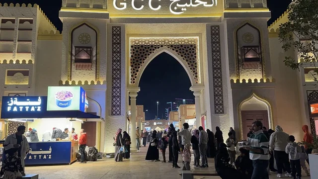 عرض ثقافات البلاد، الجناح الخليجي في المدينة العالمية يناير 2026 على ضفاف الخليج العربي وبحيرة سيهات في المنطقة الشرقية الدمام، وجهة ترفيهية وثقافية موسمية، مكان لقضاء وقت ممتع مع العائلة