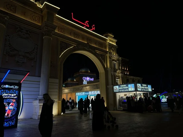 وجهة ترفيهية وثقافية موسمية، عرض ثقافة البلاد، الجناح التركي في المدينة العالمية يناير 2026 على ضفاف الخليج العربي وبحيرة سيهات في المنطقة الشرقية الدمام، مكان لقضاء وقت ممتع مع العائلة وجهة ترفيهية وثقافية موسمية، عرض ثقافة البلاد، الجناح التركي في المدينة العالمية يناير 2026 على ضفاف الخليج العربي وبحيرة سيهات في المنطقة الشرقية الدمام، مكان لقضاء وقت ممتع مع العائلة