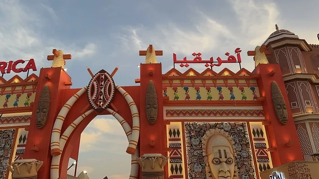 عرض الفن والثقافة الافريقية، وجهة ترفيهية وثقافية موسمية، الجناح الافريقي في المدينة العالمية يناير 2026 على ضفاف الخليج العربي وبحيرة سيهات في المنطقة الشرقية الدمام، مكان لقضاء وقت ممتع مع العائلة