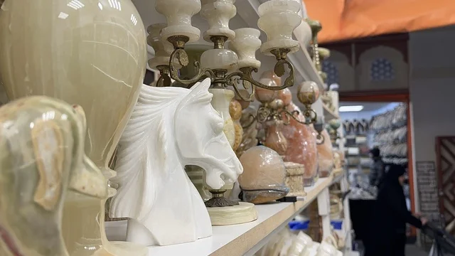 كشك لبيع الزينة والاكسسوارات المنزلية، تجربة ترفيهية ممتعة، تعرف ثقافة البلاد المختلفة، مكان لقضاء وقت ممتع مع العائلة، وجهة ترفيهية وثقافية موسمية، المدينة العالمية يناير 2026 على ضفاف الخليج العربي وبحيرة سيهات في المنطقة الشرقية الدمام