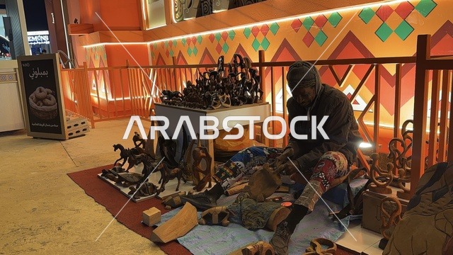 كشك لبيع الزينة والاكسسوارات المنزلية، تجربة ترفيهية ممتعة، تعرف ثقافة البلاد المختلفة، مكان لقضاء وقت ممتع مع العائلة، وجهة ترفيهية وثقافية موسمية، المدينة العالمية يناير 2026 على ضفاف الخليج العربي وبحيرة سيهات في المنطقة الشرقية الدمام