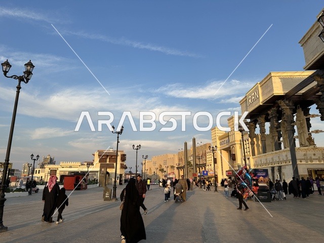 المدينة العالمية يناير 2026 على ضفاف الخليج العربي وبحيرة سيهات في المنطقة الشرقية الدمام، معلم ترفيهي مشهور في المملكة العربية السعودية، تعرف ثقافة البلاد المختلفة، مكان لقضاء وقت ممتع مع العائلة، وجهة ترفيهية وثقافية موسمية