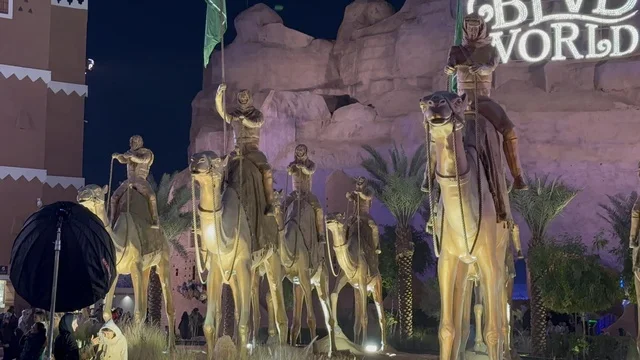 Riyadh Boulevard in northern Riyadh, Saudi Arabia, is a family entertainment venue, a massive entertainment destination, offering an experience that combines shopping, entertainment, and global and local cuisine, from October 11, 2025, to May 2, 2026.