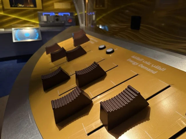 قسم بدائل الطاقة  فى معرض الطاقة فى مركز الملك عبدالعزيز الثقافي العالمي ( إثراء ) بالظهران ، المنطقة الشرقية، المملكة العربية السعودية، يوم 19 من يناير 2026 ، فعالية تفاعلية تسلط الضوء على مصادر الطاقة والتقنيات الحديثة، معروضات تعليمية وتجارب علمية مبتكرة، محتوى تعريفي يربط بين الاستدامة والابتكار، أجواء ثقافية ملهمة تناسب جميع الفئات.