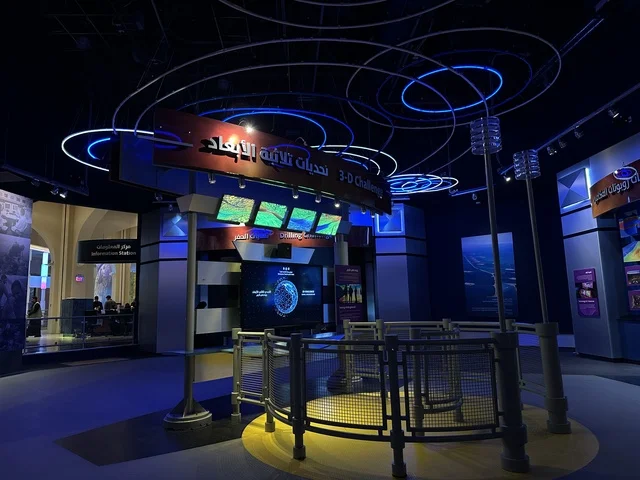 تحديات ثلاثية الابعاد في معرض الطاقة فى مركز الملك عبدالعزيز الثقافي العالمي ( إثراء ) بالظهران ، المنطقة الشرقية، المملكة العربية السعودية، يوم 19 من يناير 2026 ، فعالية تفاعلية تسلط الضوء على مصادر الطاقة والتقنيات الحديثة، معروضات تعليمية وتجارب علمية مبتكرة، محتوى تعريفي يربط بين الاستدامة والابتكار، أجواء ثقافية ملهمة تناسب جميع الفئات.