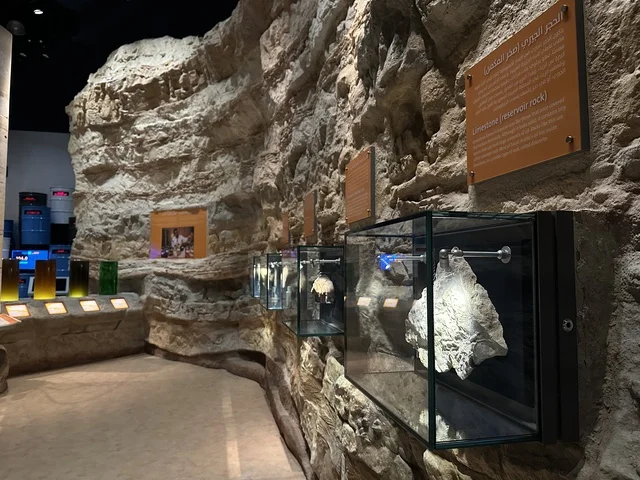 فعالية تفاعلية تسلط الضوء على مصادر الطاقة والتقنيات الحديثة، معرض الطاقة فى مركز الملك عبدالعزيز الثقافي العالمي ( إثراء ) بالظهران ، المنطقة الشرقية، المملكة العربية السعودية، يوم 19 من يناير 2026 ،  معروضات تعليمية وتجارب علمية مبتكرة، محتوى تعريفي يربط بين الاستدامة والابتكار، أجواء ثقافية ملهمة تناسب جميع الفئات.