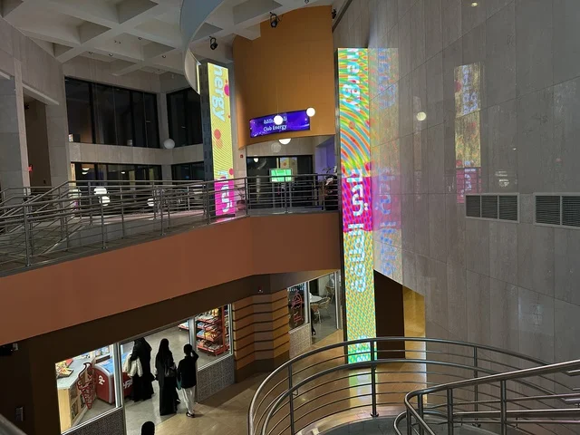 نادي الطاقة بمعرض الطاقة فى مركز الملك عبدالعزيز الثقافي العالمي ( إثراء ) بالظهران ، المنطقة الشرقية، المملكة العربية السعودية، يوم 19 من يناير 2026 ، فعالية تسلط الضوء على مصادر الطاقة والتقنيات الحديثة، معروضات تعليمية وتجارب علمية مبتكرة، محتوى تعريفي يربط بين الاستدامة والابتكار، أجواء ثقافية ملهمة تناسب جميع الفئات.