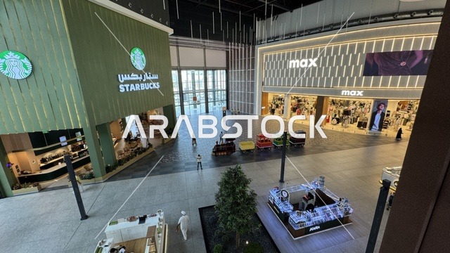 علامة تجارية بمجمع يو ووك فى مدينة جدة، المملكة العربية السعودية، 15 من  فبراير 2024، ممشى مفتوح بتصميم عصري، مطاعم ومقاهي عالمية ومحلية،  التصميم الخارجي لمبنى مول سينومي ، وجهة حضرية متكاملة للمشي والترفيه والتسوق،  جلسات خارجية ومساحات اجتماعية، أجواء عائلية وشبابية نابضة بالحياة.   علامة تجارية بمجمع يو ووك فى مدينة جدة، المملكة العربية السعودية، 15 من  فبراير 2024، ممشى مفتوح بتصميم عصري، مطاعم ومقاهي عالمية ومحلية،  التصميم الخارجي لمبنى مول سينومي ، وجهة حضرية متكاملة للمشي والترفيه والتس