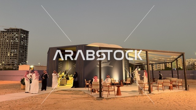 منطقة خارجية مكان استراحة مؤقت، مهرجان السفن الخشبية على شاطئ الحمراء بجدة في المملكة العربية السعودية 12 إلى 16 يناير 2026، عروض لمراحل بناء السفن التقليدية والأدوات والمواد المستخدمة،  التراث البحري، الأنشطة التفاعلية والعروض الثقافية