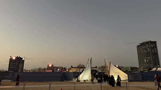 يتم تنظيم مهرجان السفن الخشبية بالتعاون مع هيئة التراث في على شاطئ الحمراء بجدة في المملكة العربية السعودية 12 إلى 16 يناير 2026، عروض لمراحل بناء السفن التقليدية والأدوات والمواد المستخدمة،  التراث البحري، الأنشطة التفاعلية والعروض الثقافية