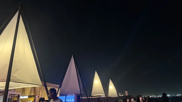 مهرجان السفن الخشبية على شاطئ الحمراء بجدة في المملكة العربية السعودية 12 إلى 16 يناير 2026، التراث البحري والهوية الساحلية، الأنشطة التفاعلية والعروض الثقافية، عروض لمراحل بناء السفن التقليدية والأدوات والمواد المستخدمة