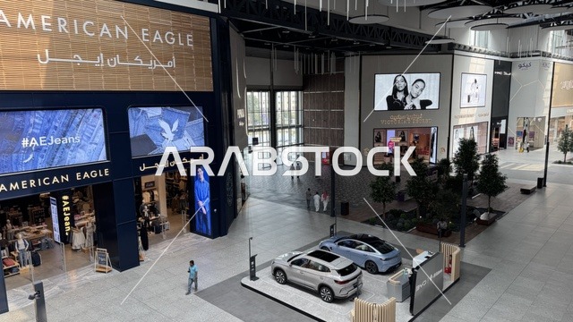 علامة تجارية محلية بمنطقة اليو ووك فى مدينة جدة، المملكة العربية السعودية، يوم 15 من فبراير 2024 ،  مطاعم ومقاهي عالمية ومحلية، وجهة حضرية متكاملة للمشي والترفيه والتسوق، علامات تجارية متنوعة ، فعاليات موسمية وأنشطة ترفيهية،أجواء عائلية وشبابية نابضة بالحياة.