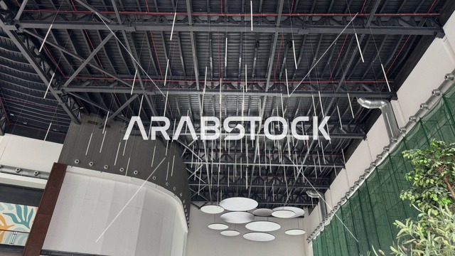 سقف صناعي بتمصميم متطور بمنطقة اليو ووك فى مدينة جدة، المملكة العربية السعودية، يوم 15 من فبراير 2024 ،  مطاعم ومقاهي عالمية ومحلية، وجهة حضرية متكاملة للمشي والترفيه والتسوق، علامات تجارية متنوعة ، فعاليات موسمية وأنشطة ترفيهية،أجواء عائلية وشبابية نابضة بالحياة.