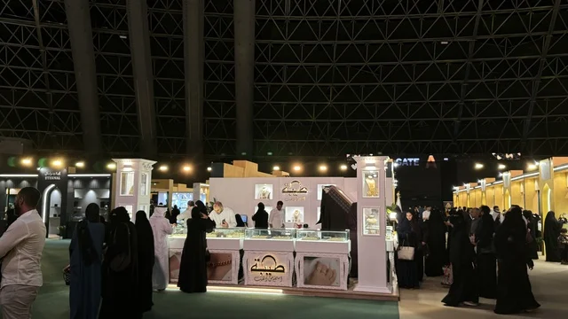 A local brand at the Gold and Jewelry Exhibition in Jeddah, Saudi Arabia, on January 12, 2026, a specialized commercial event that brings together the most prominent gold and jewelry houses, the latest trends in gold crafts and gemstones, an upscale atmosphere, and a unique shopping experience for luxury enthusiasts.