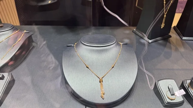 The latest jewelry and gold crafts at the Gold and Jewelry Exhibition in Jeddah, Saudi Arabia, on January 12, 2026, is a specialized commercial event that brings together the most prominent gold and jewelry houses, featuring local and international brands, with an upscale atmosphere and a unique shopping experience for luxury enthusiasts.