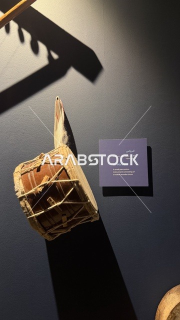 الآلات البسيطة التي تعمل بتناغم، عروض لمراحل بناء السفن التقليدية والأدوات والمواد المستخدمة، مهرجان السفن الخشبية على شاطئ الحمراء بجدة في المملكة العربية السعودية 12 إلى 16 يناير 2026، التراث البحري، الأنشطة التفاعلية والعروض الثقافية