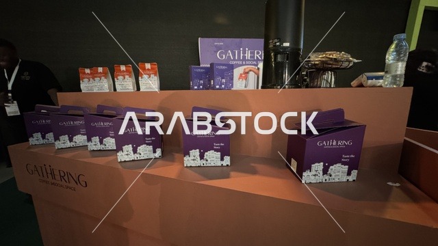 علامة تجارية محلية بمعرض الذهب والمجوهرات فى مركز جدة سوبردوم ، مدينة جدة، المملكة العربية السعودية، يوم 12 من يناير 2026 ، فعالية تجارية متخصصة تجمع أبرز دور الذهب والمجوهرات، أحدث صيحات المشغولات الذهبية والأحجار الكريمة ،  أجواء راقية وتجربة تسوق مميزة لعشاق الفخامة.