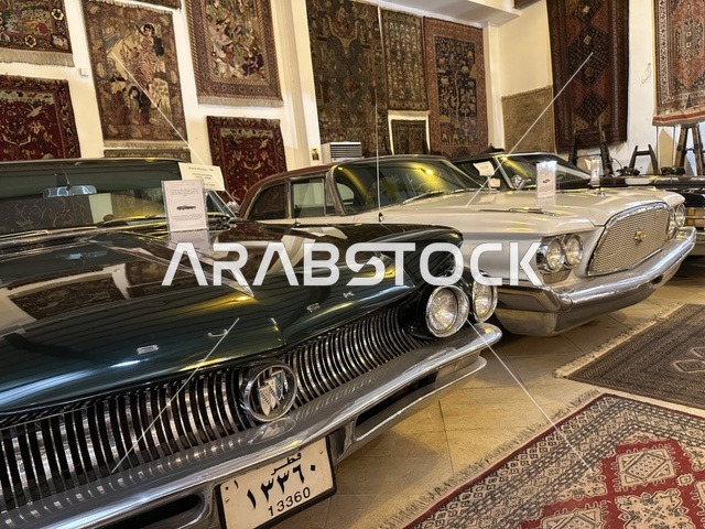 قسم  السيارات الكلاسيكية  بمتحف الفلوة والجوهرة في حي النزهة بمدينة الدمام، المنطقة الشرقية، المملكة العربية السعودية، يوم 21 من فبراير 2018 ، وجهة تعليمية وسياحية مميزة ، توثيق للحرف اليدوية والهوية السعودية، قاعات لعرض التراث السعودي، الفن الإسلامي، مقتنيات نادرة، معلم تراثي وثقافي يعرض تاريخ الأزياء والحلي التقليدية.