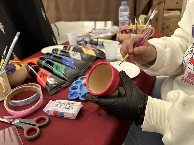 ورشات تلوين الفخار، فعالية حياة زمان في المنطقة الشرقية الدمام خلال شهر يناير 2026 في المملكة العربية السعودية،  ملامح الماضي وحياة القديمة من خلال أجواء تراثية، عروض السيارات الكلاسيكية والألعاب الشعبية للأطفال