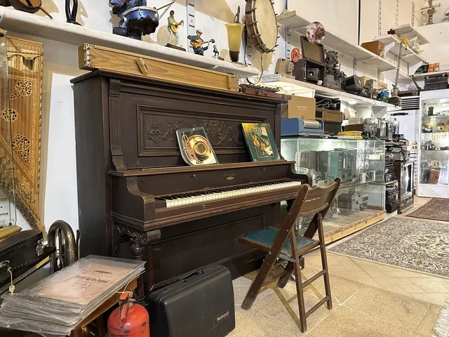 Documentation of handicrafts and Saudi identity at the Al-Falwah and Al-Jawhara Museum in the Al-Nuzha neighborhood of Dammam, Eastern Province, Kingdom of Saudi Arabia, on February 21, 2018. A distinctive educational and tourist destination, featuring halls for showcasing Saudi heritage, classic cars, a heritage and cultural landmark displaying the history of traditional clothing and jewelry, and Islamic art.