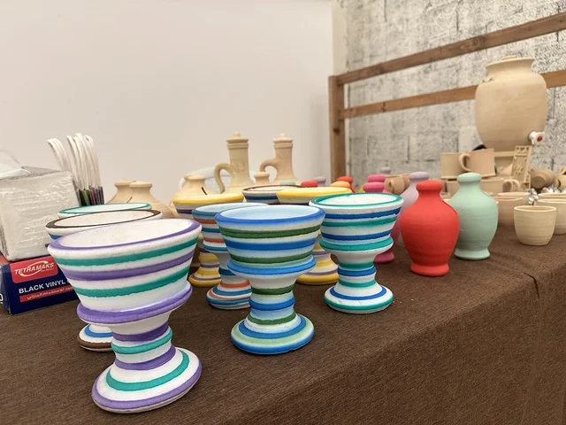 ورشات تلوين الفخار، فعالية حياة زمان في المنطقة الشرقية الدمام خلال شهر يناير 2026 في المملكة العربية السعودية،  ملامح الماضي وحياة القديمة من خلال أجواء تراثية، عروض السيارات الكلاسيكية والألعاب الشعبية للأطفال