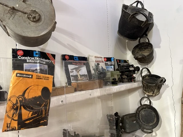 Documentation of handicrafts and Saudi identity at the Al-Falwah and Al-Jawhara Museum in the Al-Nuzha neighborhood of Dammam, Eastern Province, Kingdom of Saudi Arabia, on February 21, 2018. A distinctive educational and tourist destination, featuring halls for showcasing Saudi heritage, classic cars, a heritage and cultural landmark displaying the history of traditional clothing and jewelry, and Islamic art.