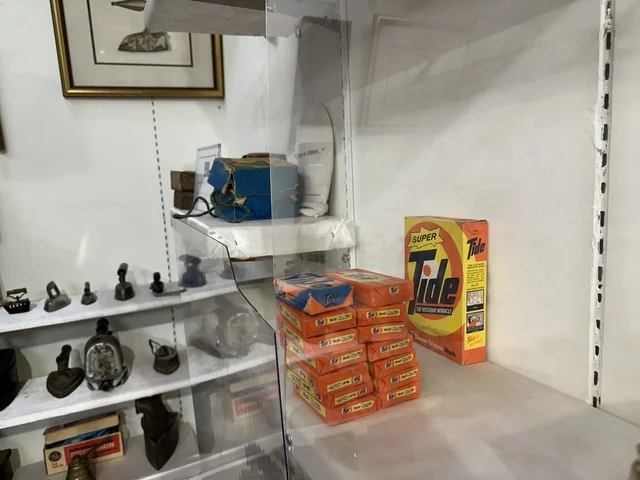 Documentation of handicrafts and Saudi identity at the Al-Falwah and Al-Jawhara Museum in the Al-Nuzha neighborhood of Dammam, Eastern Province, Kingdom of Saudi Arabia, on February 21, 2018. A distinctive educational and tourist destination, featuring halls for showcasing Saudi heritage, classic cars, a heritage and cultural landmark displaying the history of traditional clothing and jewelry, and Islamic art.