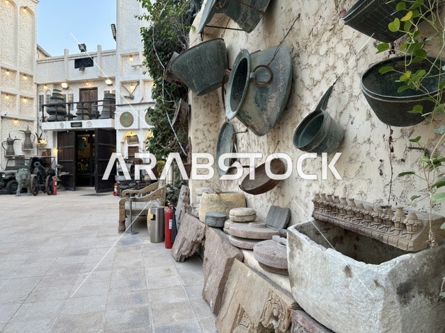 معلم تراثي وثقافي ، متحف الفلوة والجوهرة في حي النزهة بمدينة الدمام، المنطقة الشرقية، المملكة العربية السعودية، يوم 21 من فبراير 2018 ، وجهة تعليمية وسياحية مميزة ، توثيق للحرف اليدوية والهوية السعودية  ، تاريخ الأزياء والحلي التقليدية ،  التراث السعودي ، الفن الإسلامي