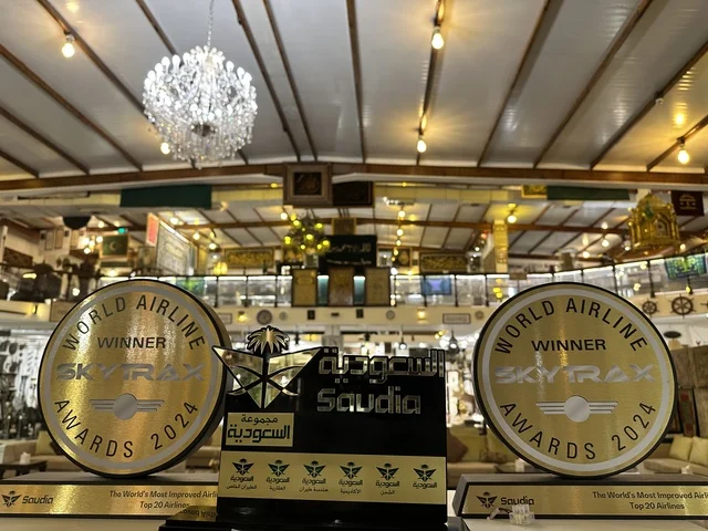 176814045661rVoIvgxO