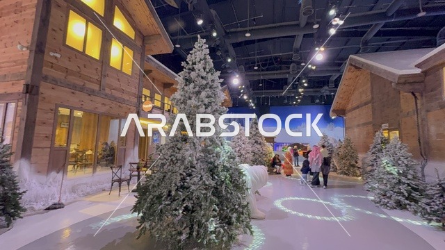 فعالية ترفيهية شتوية مستوحاة من أجواء منتجعات التزلج الأوروبية،  تجربة كورفشيفل فى منطقة بوليفارد وورلد بالرياض، المملكة العربية السعودية يوم 25 من نوفمبر 2025، ديكور ثلجي ومشهد جبلي ،أجواء فاخرة تجمع الترفيه والاستجمام، مطاعم ومقاهي بطابع شتوي، أنشطة تفاعلية ممتعه