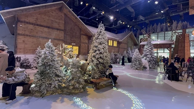 A winter entertainment event inspired by the atmosphere of European ski resorts, the Courchevel Experience will take place at Boulevard World in Riyadh, Saudi Arabia on November 25, 2025. Featuring a snowy décor and mountain scenery, a luxurious atmosphere combining entertainment and relaxation, winter-themed restaurants and cafes, and fun interactive activities.