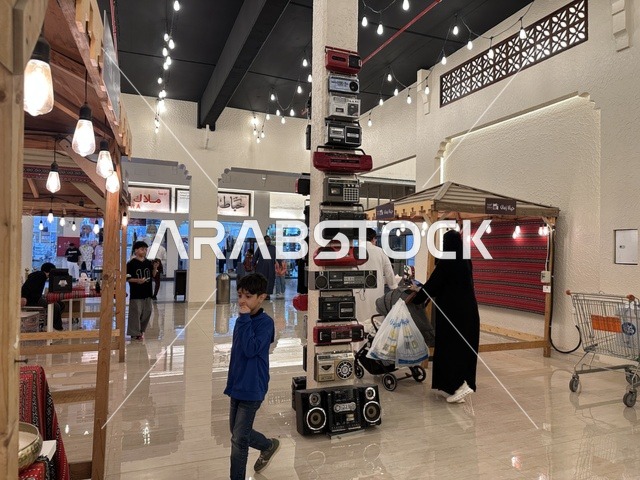 فعالية تراثية في فصل الشتاء، متحف الطيبين في فعالية حياة زمان في أسواق الحياة بلازا في مدينة الدمام بالمنطقة الشرقية 9 يناير 2026 ، محاكاة تفاصيل الحياة القديمة ونمط حياة الأجداد