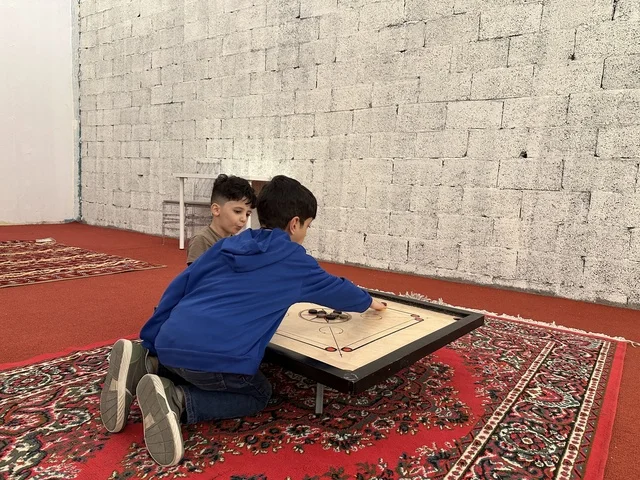 منطقة الالعاب الشعبية في فعالية حياة زمان في أسواق الحياة بلازا في مدينة الدمام بالمنطقة الشرقية 9 يناير 2026 ، فعالية تراثية في فصل الشتاء، محاكاة تفاصيل الحياة القديمة ونمط حياة الأجداد