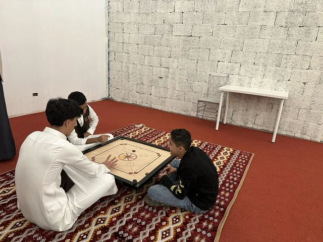 منطقة الالعاب الشعبية في فعالية حياة زمان في أسواق الحياة بلازا في مدينة الدمام بالمنطقة الشرقية 9 يناير 2026 ، فعالية تراثية في فصل الشتاء، محاكاة تفاصيل الحياة القديمة ونمط حياة الأجداد