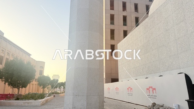 المعرض الخارجي لمتحف البحر الأحمر في جدة في مبنى باب البنط التاريخي بجدة التاريخية 17  يناير 2026 ، معلم ثقافي حديث ، استكشاف تاريخ المنطقة، عرض مقتنيات نادرة تحكي قصة البحر الأحمر التاريخية