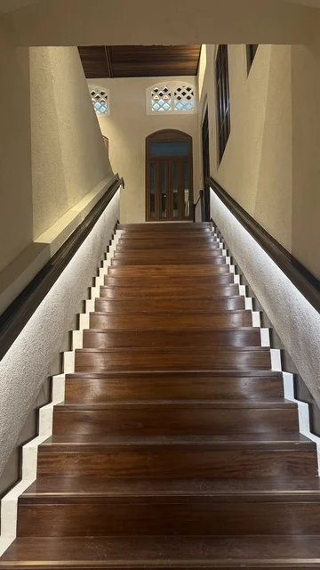 عرض مقتنيات نادرة تحكي قصة البحر الأحمر التاريخية، استكشاف تاريخ المنطقة، متحف البحر الأحمر في جدة في مبنى باب البنط التاريخي بجدة التاريخية 17  يناير 2026 ، معلم ثقافي حديث