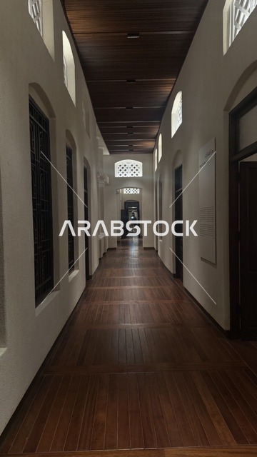 عرض مقتنيات نادرة تحكي قصة البحر الأحمر التاريخية، استكشاف تاريخ المنطقة، متحف البحر الأحمر في جدة في مبنى باب البنط التاريخي بجدة التاريخية 17  يناير 2026 ، معلم ثقافي حديث