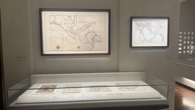 مخطوطة اثرية نادرة، استكشاف تاريخ المنطقة، متحف البحر الأحمر في جدة في مبنى باب البنط التاريخي بجدة التاريخية 17  يناير 2026 ، معلم ثقافي حديث ، عرض مقتنيات نادرة تحكي قصة البحر الأحمر التاريخية