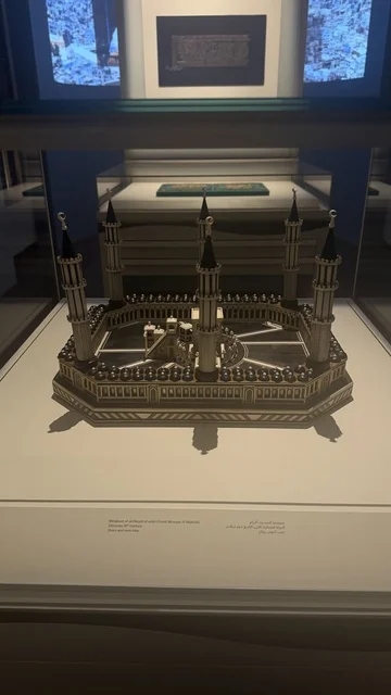Exploring the history of the region, the Red Sea Museum in Jeddah is located in the historic Bab Al-Bont building in historic Jeddah. On January 17, 2026, it will be a modern cultural landmark showcasing rare artifacts that tell the historical story of the Red Sea.