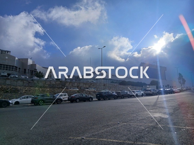 موقف السيارات للمراكز الطبية في المنطقة الجبلية، طريق مستشفى الملك فهد في الباحة، المراكز الصحية والمستشفيات وأماكن العناية بالمرضى, في المملكة العربية السعودية، تهيئة وتجهيز المدن في الجبال والقمم والمرتفعات الصخرية