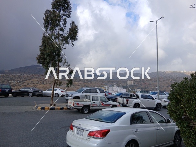 طريق مستشفى الملك فهد في الباحة، موقف السيارات للمراكز الطبية في المنطقة الجبلية، المراكز الصحية والمستشفيات وأماكن العناية بالمرضى, في المملكة العربية السعودية، تهيئة وتجهيز المدن في الجبال والقمم والمرتفعات الصخرية