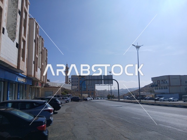 مدينه الباحه في المملكة العربية السعودية, أعمدة الإنارة في شوارع وطرق المنطقة, التضاريس والقمم والمرتفعات الجبلية في المناطق السياحية