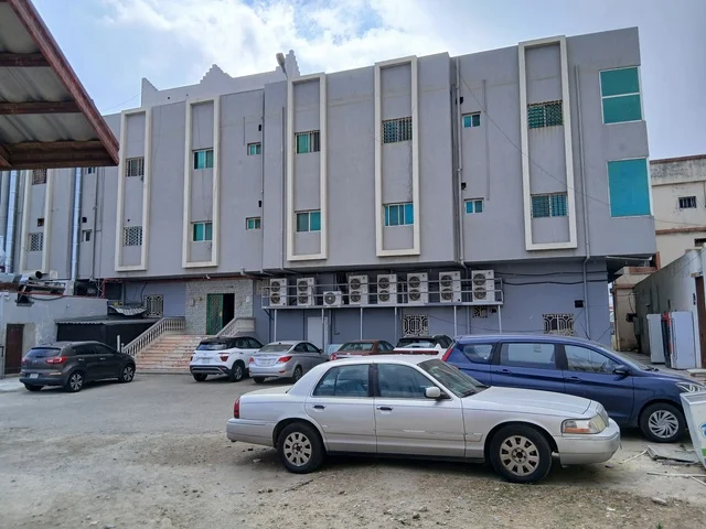 مدينه الباحه في المملكة العربية السعودية, أعمدة الإنارة في شوارع وطرق المنطقة, التضاريس والقمم والمرتفعات الجبلية في المناطق السياحية