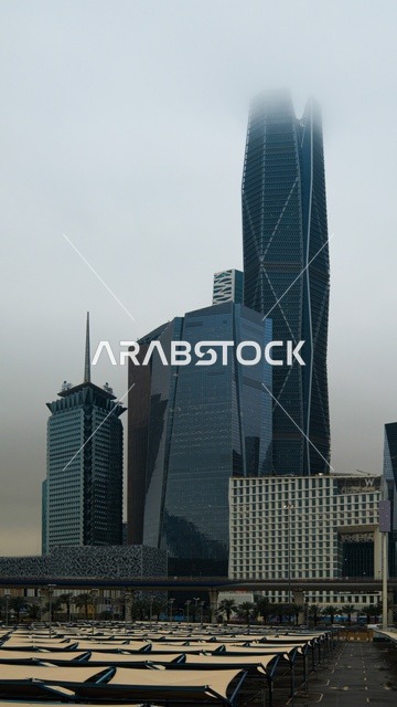 مركز الملك عبد الله المالي (كافد) بالرياض ، المنشأت المعمارية في المملكة، الاجواء الضبابية والغائمة, فنون وتصاميم هندسية معمارية مميزة للمباني الاقتصادية وناطحات السحاب، الشركات الراقية الرائدة في الخدمات المصرفية والتكنولوجيا المالية