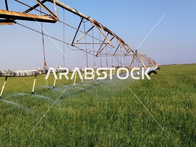 طائرة درون لسقي الاراضي الزراعيه والحقول الخضراء, زيادة انتاج وجودة المحاصيل الزراعيه, آلات واجهزه متطوره، أساليب الري المتقدمة في المملكة العربية السعودية، تطور التقنيه والتكنولوجيا الحديثه في الري وسقي المزروعات