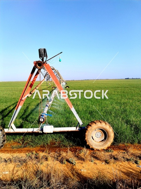 طائرة درون لسقي الاراضي الزراعيه والحقول الخضراء, زيادة انتاج وجودة المحاصيل الزراعيه, آلات واجهزه متطوره، أساليب الري المتقدمة في المملكة العربية السعودية، تطور التقنيه والتكنولوجيا الحديثه في الري وسقي المزروعات